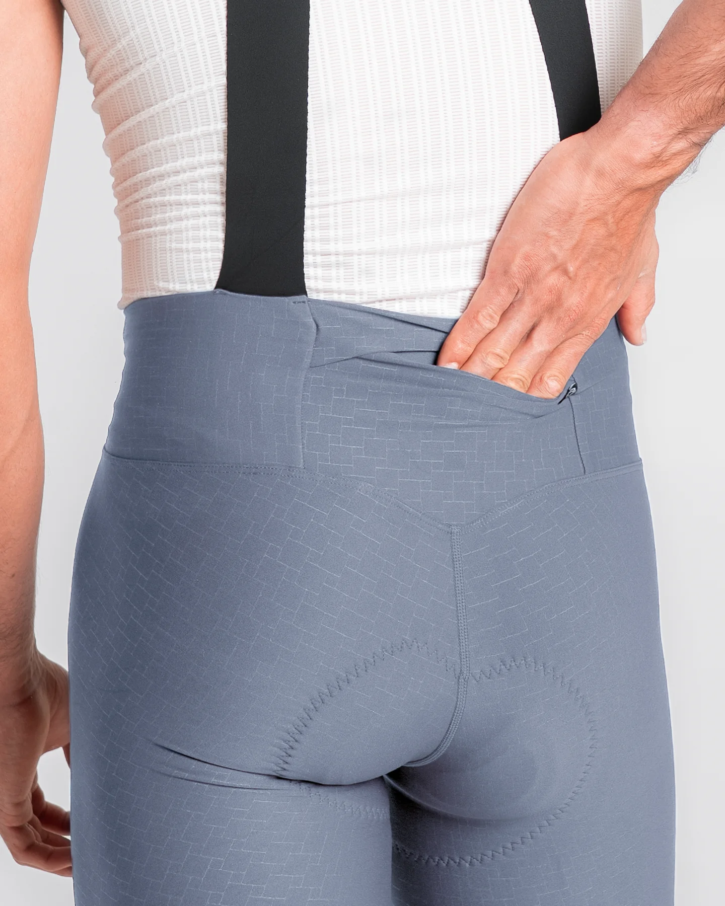 818822Gris-05_4a9d8177-104c-46f6-850c-8779ead85976_1800x1800